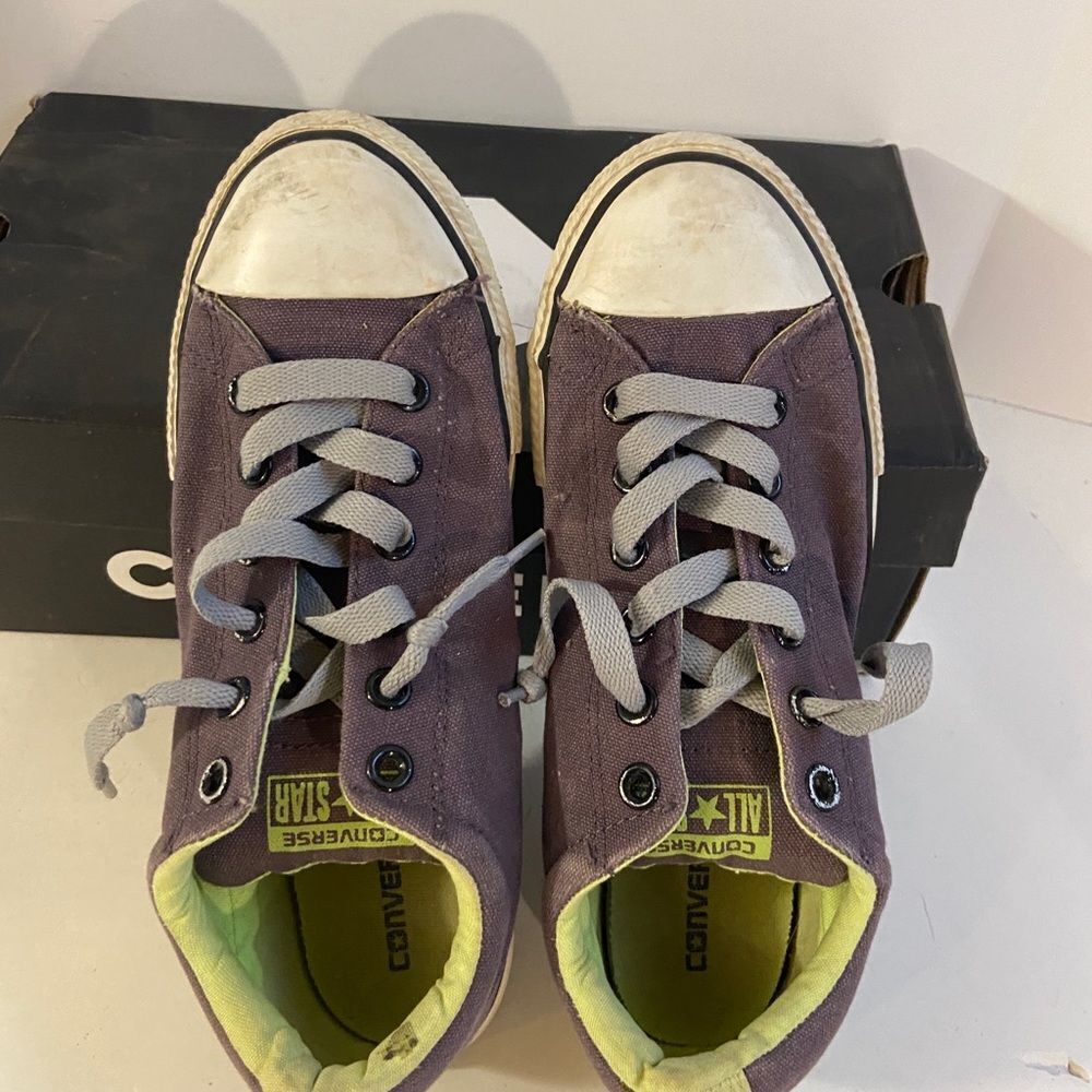 Gray converse with lime green youth‎ size 5